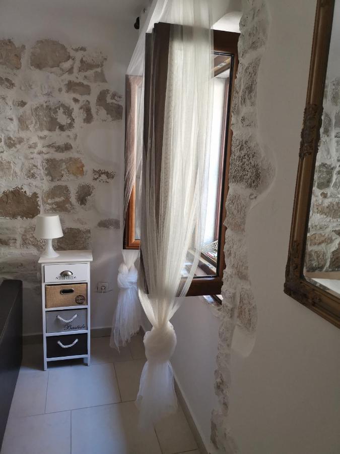 Apartment Martin - 10 Mt To The Beach Rovinj Buitenkant foto