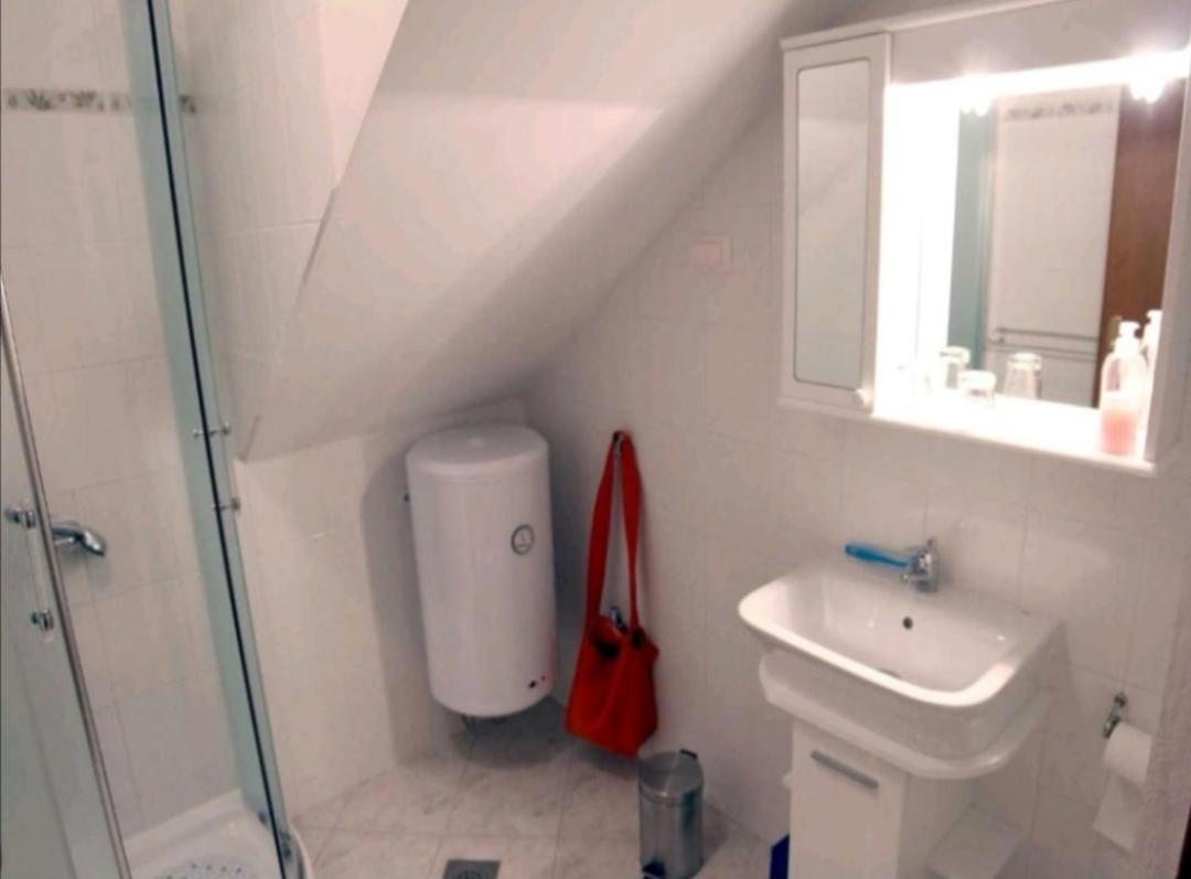 Apartment Martin - 10 Mt To The Beach Rovinj Buitenkant foto