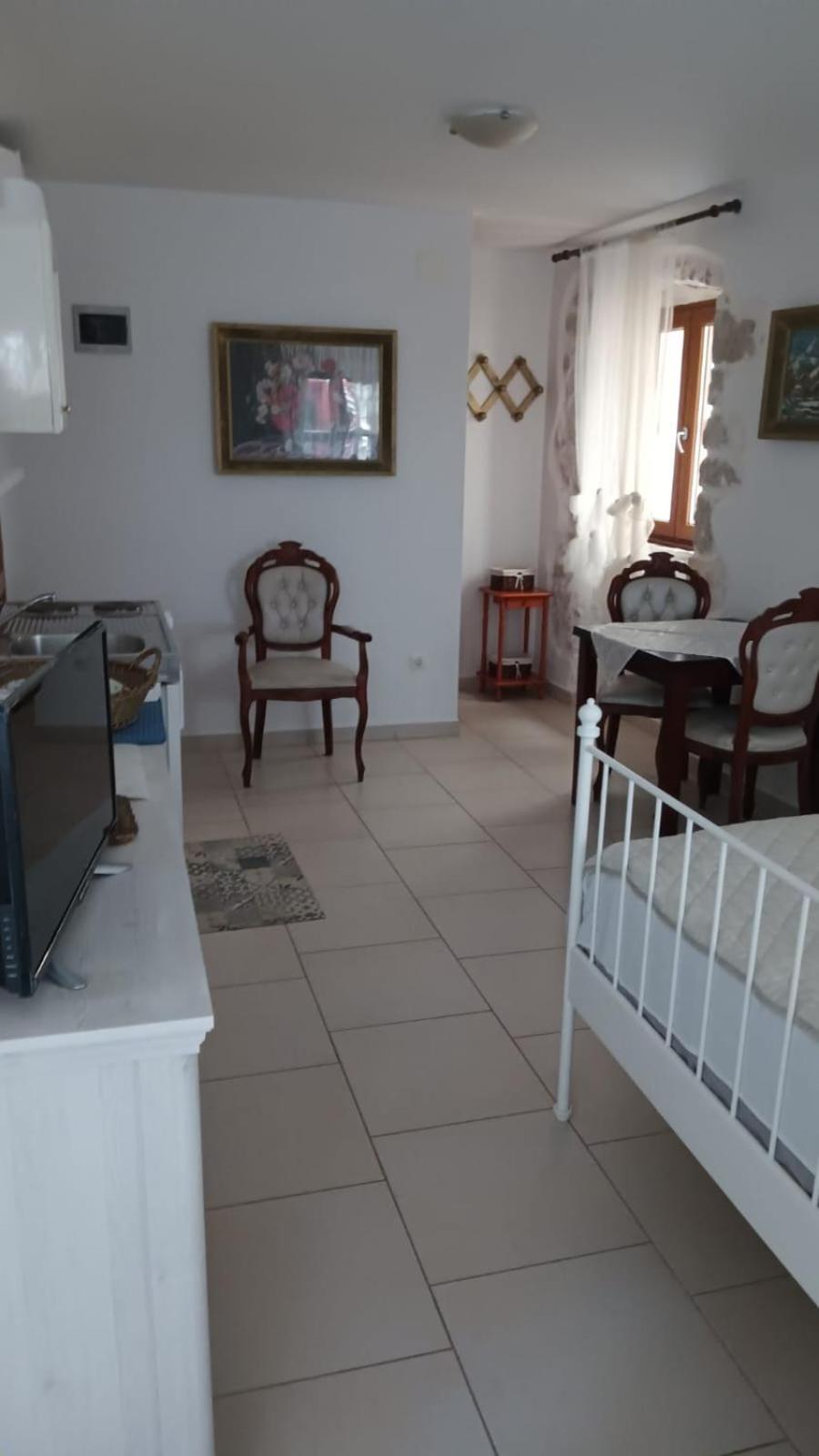 Apartment Martin - 10 Mt To The Beach Rovinj Buitenkant foto